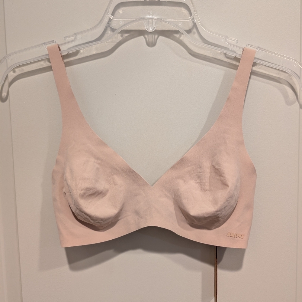 SKIMS Light Pink Bra